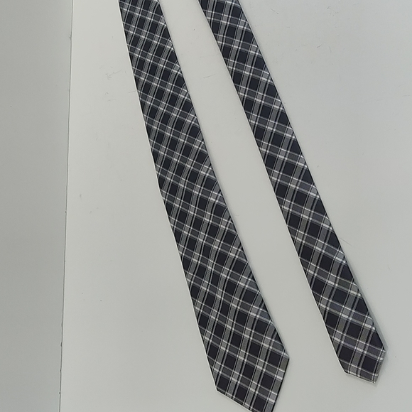 Michael Michael Kors Plaid Silk Tie - Picture 4 of 8